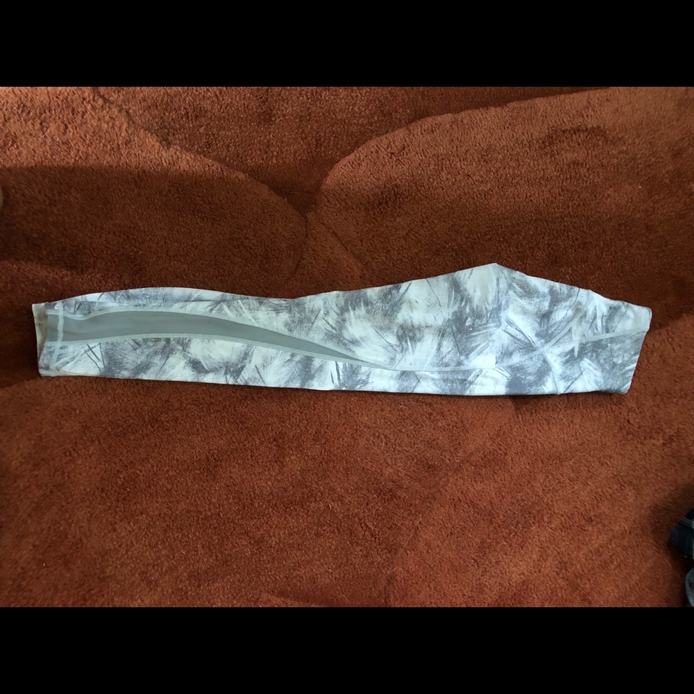 Lulu Lemon 28” Leggings size 4
